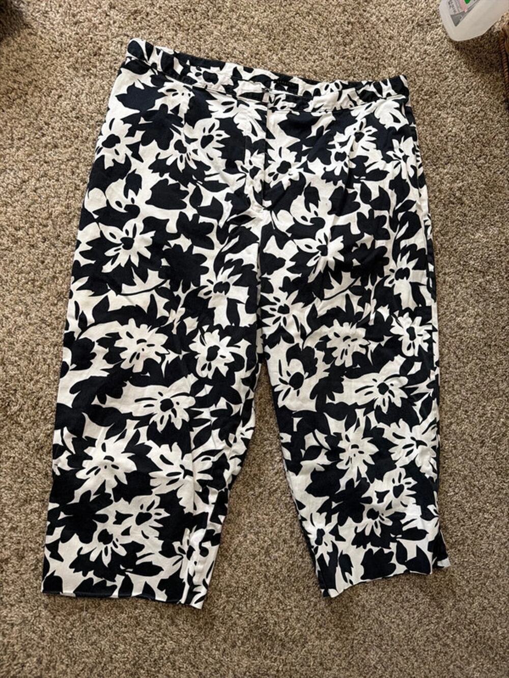 Avenue stretch black-and-white Capri cotton blend pants 20 3284